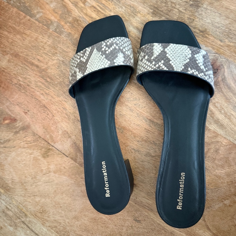 Reformation Mandy Minimal Block Heel Mule - Size 7